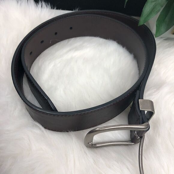 Levi’s | bonded leather belt Sz 32 - Picture 2 of 6